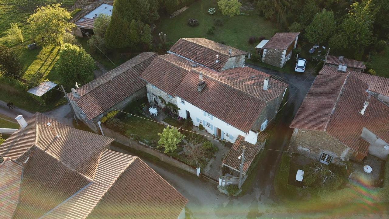 La Maison Des Fleurs Montembœuf Exterior foto