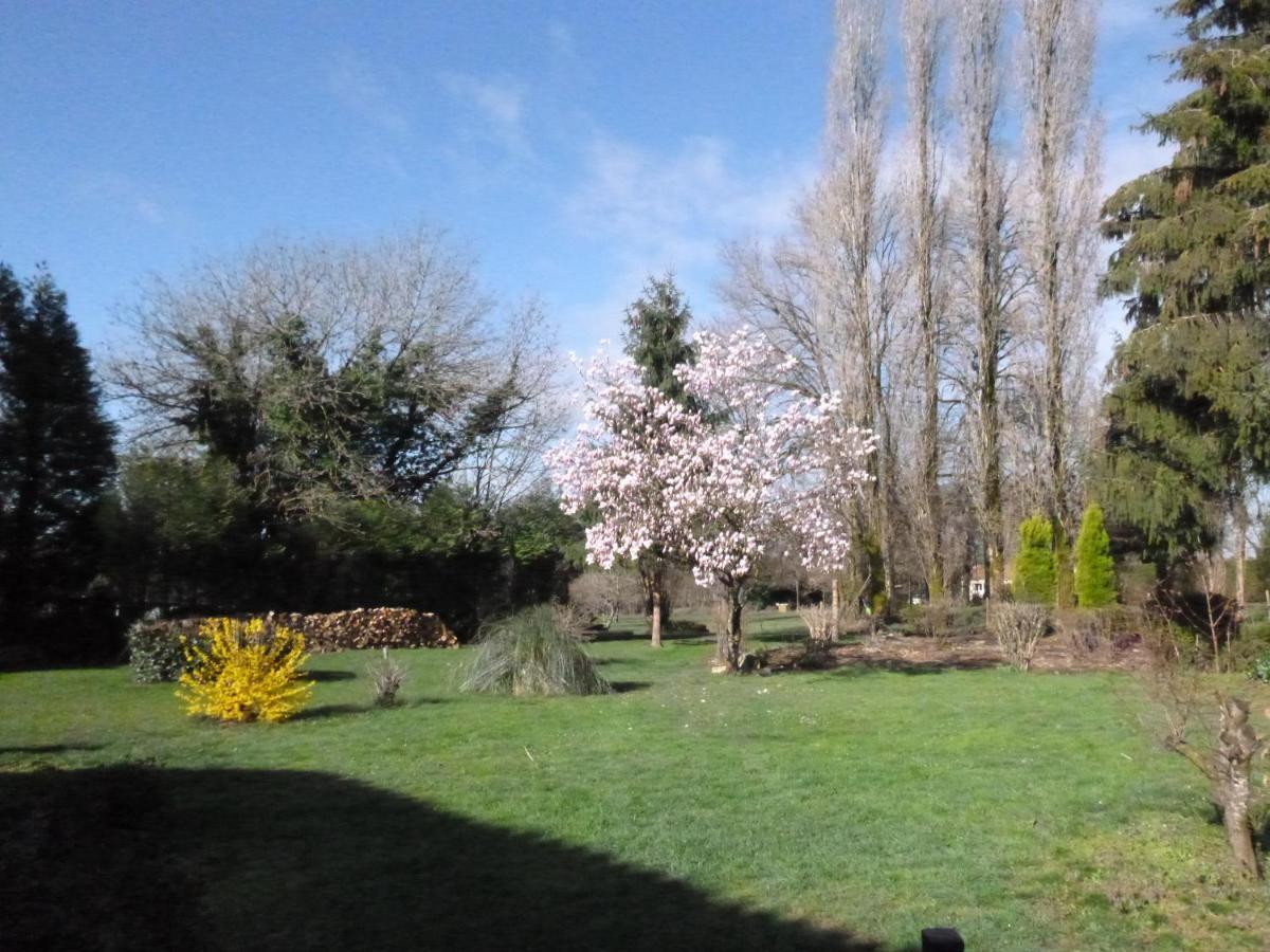 La Maison Des Fleurs Montembœuf Exterior foto