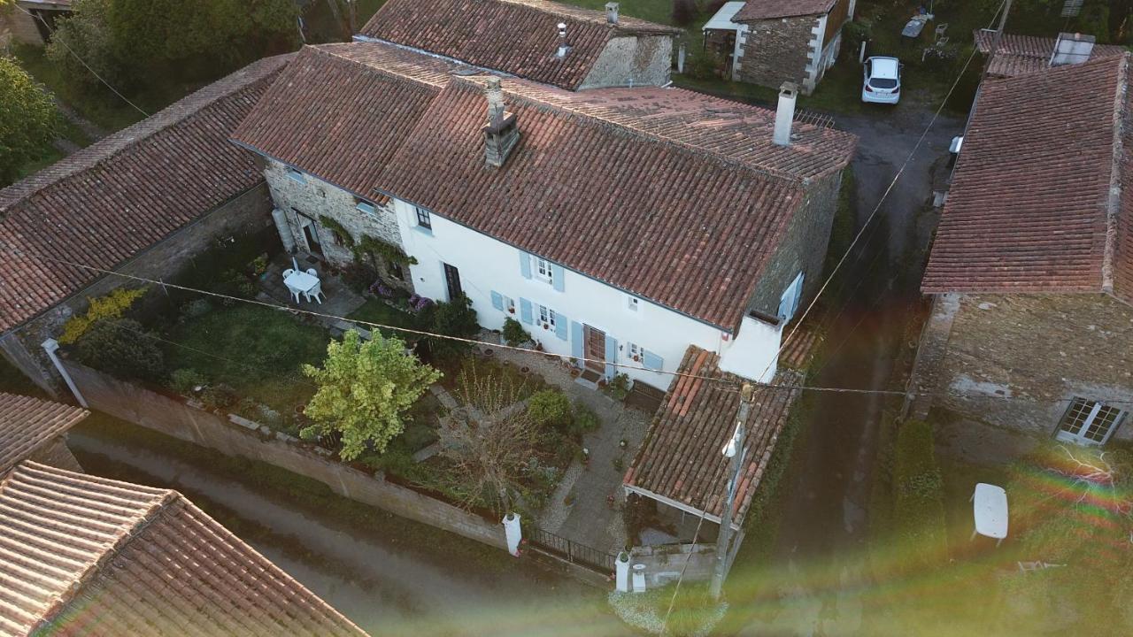 La Maison Des Fleurs Montembœuf Exterior foto