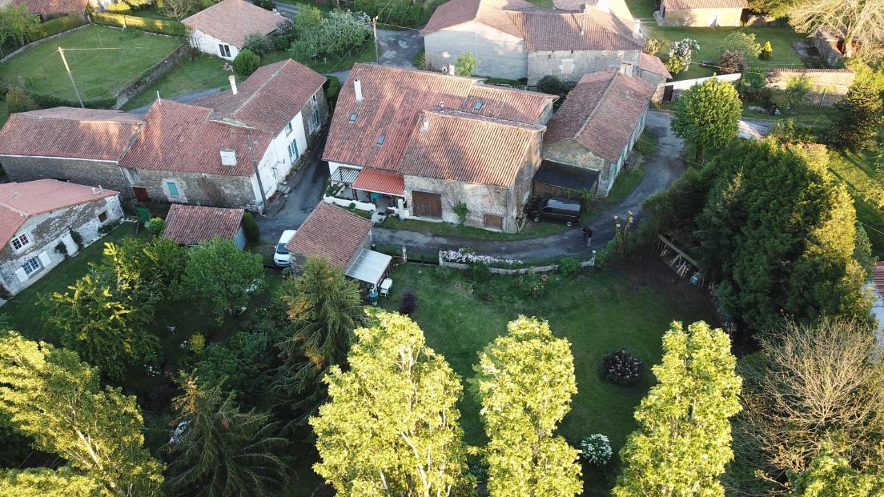La Maison Des Fleurs Montembœuf Exterior foto