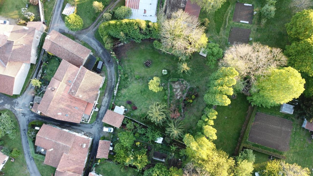 La Maison Des Fleurs Montembœuf Exterior foto